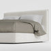 תמונה מזווית מספר 4 של המוצר Banyan | מיטה מרופדת בגוון שמנת עם גב כריות כפול ומעוצב