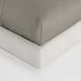 תמונה מזווית מספר 5 של המוצר BANYAN | מיטה מרופדת בגוון שמנת עם גב כריות כפול ומעוצב