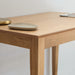 תמונה מזווית מספר 5 של המוצר MORSEN | שולחן עבודה מעץ אלון בעיצוב נקי