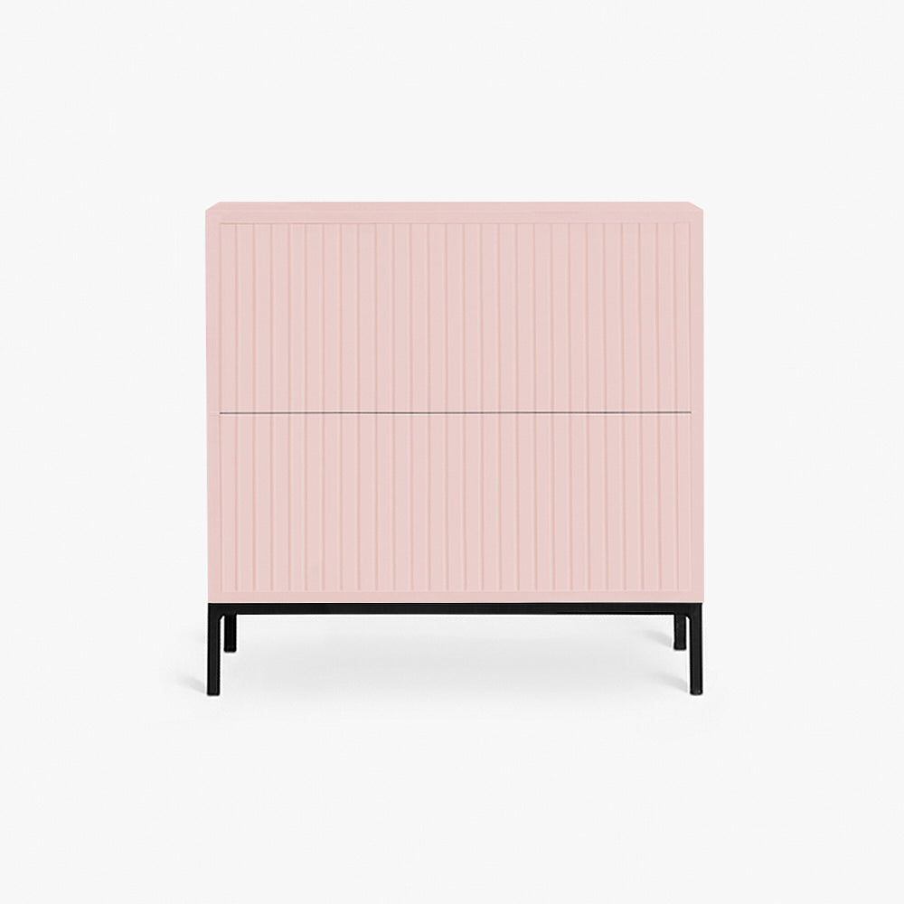 BRIELLA NIGHTSTAND | שידת לילה מעוצבת עם חיתוכים דקורטיביים - KUALA